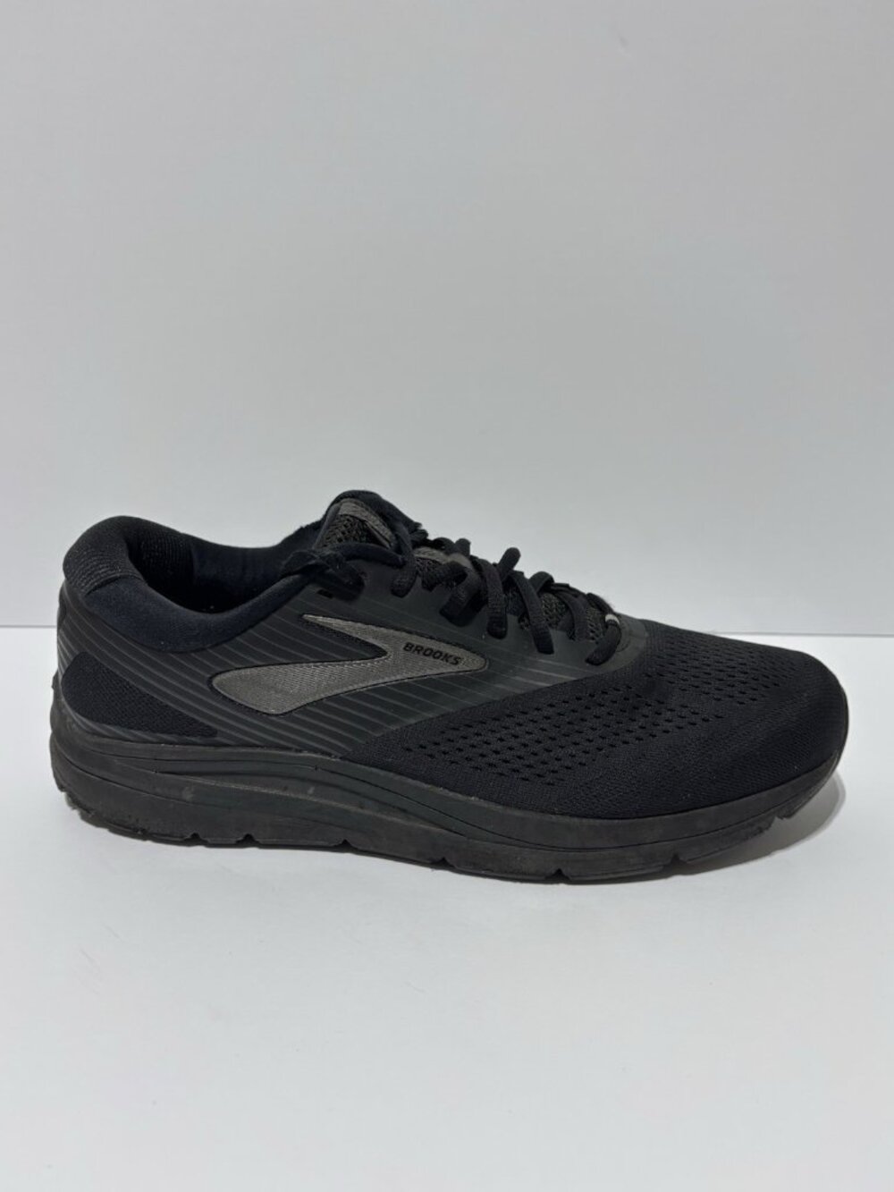 Brooks Men’s Addiction 14, Black Running Shoes, Size 12 M